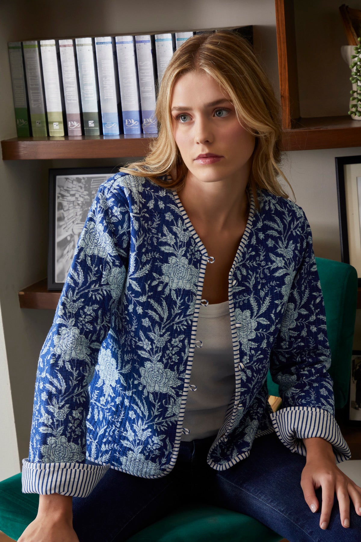 CHAMARRA DOBLE VISTA LOTUS AZUL BLANCO