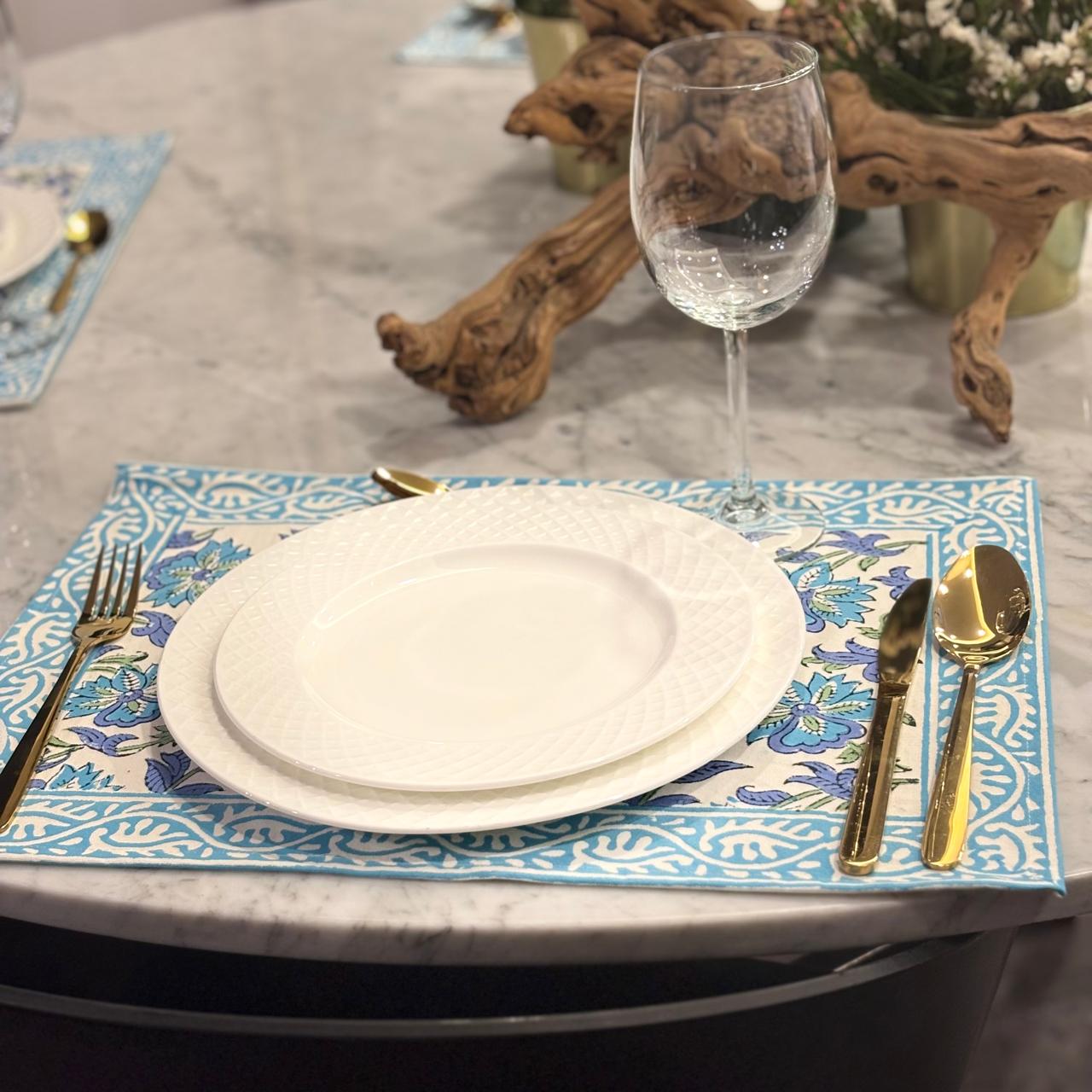 JUEGO DE 6 INDIVIDUALES CON 6 SERVILLETAS