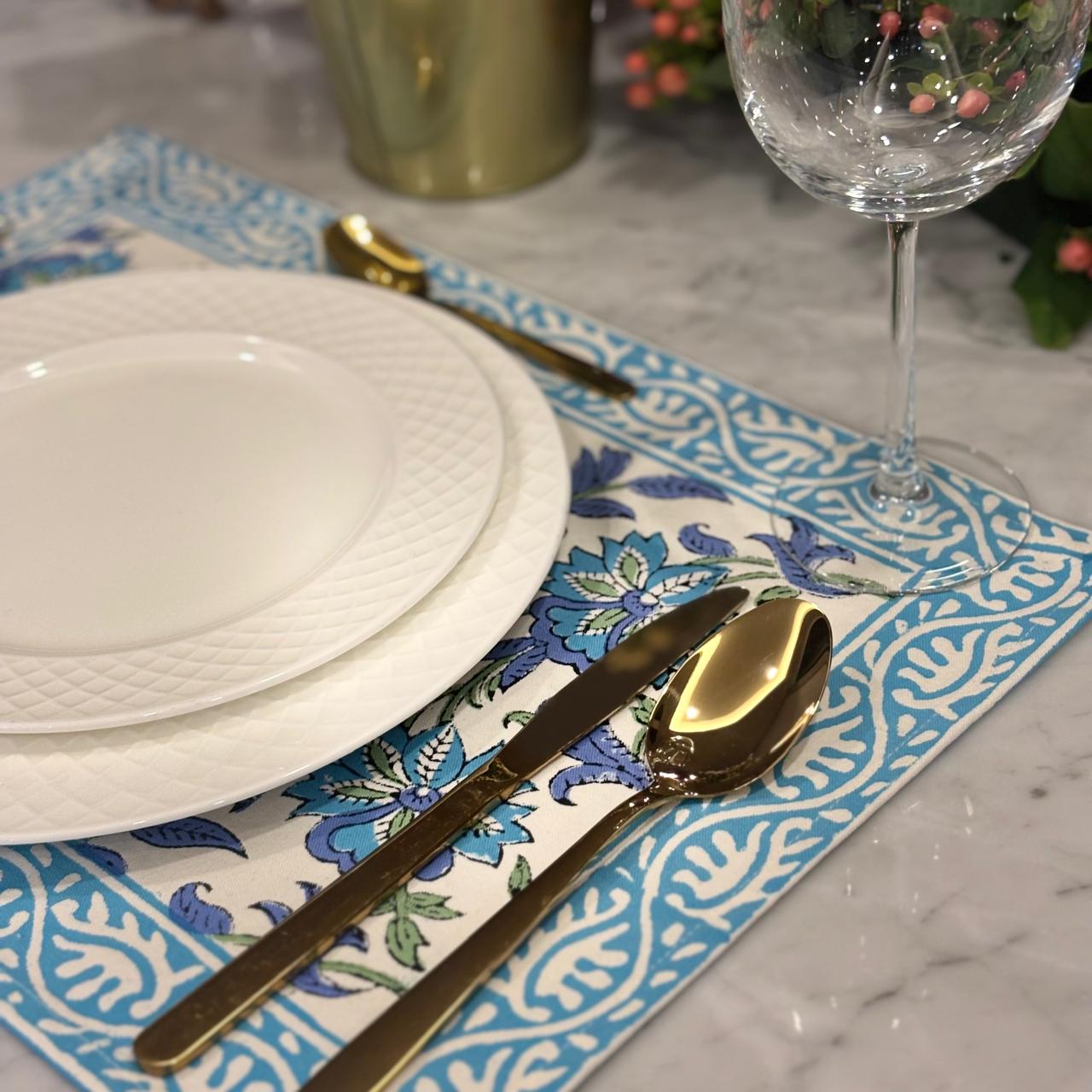 JUEGO DE 6 INDIVIDUALES CON 6 SERVILLETAS