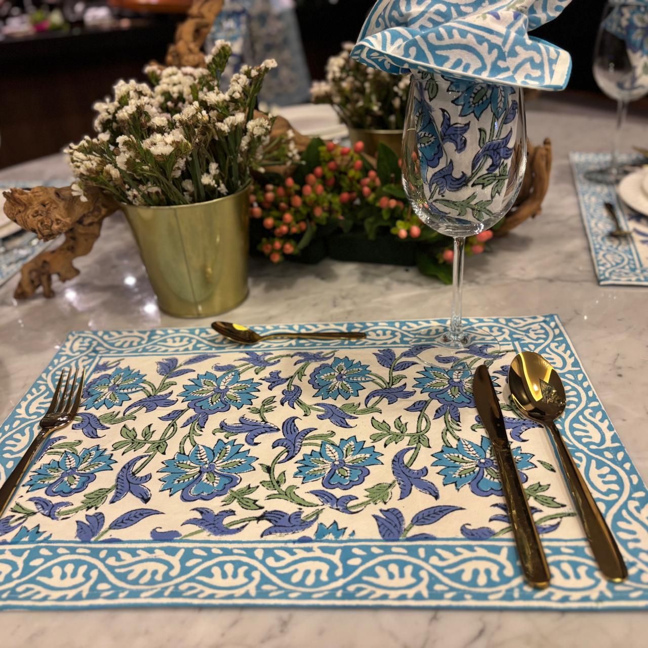 JUEGO DE 6 INDIVIDUALES CON 6 SERVILLETAS