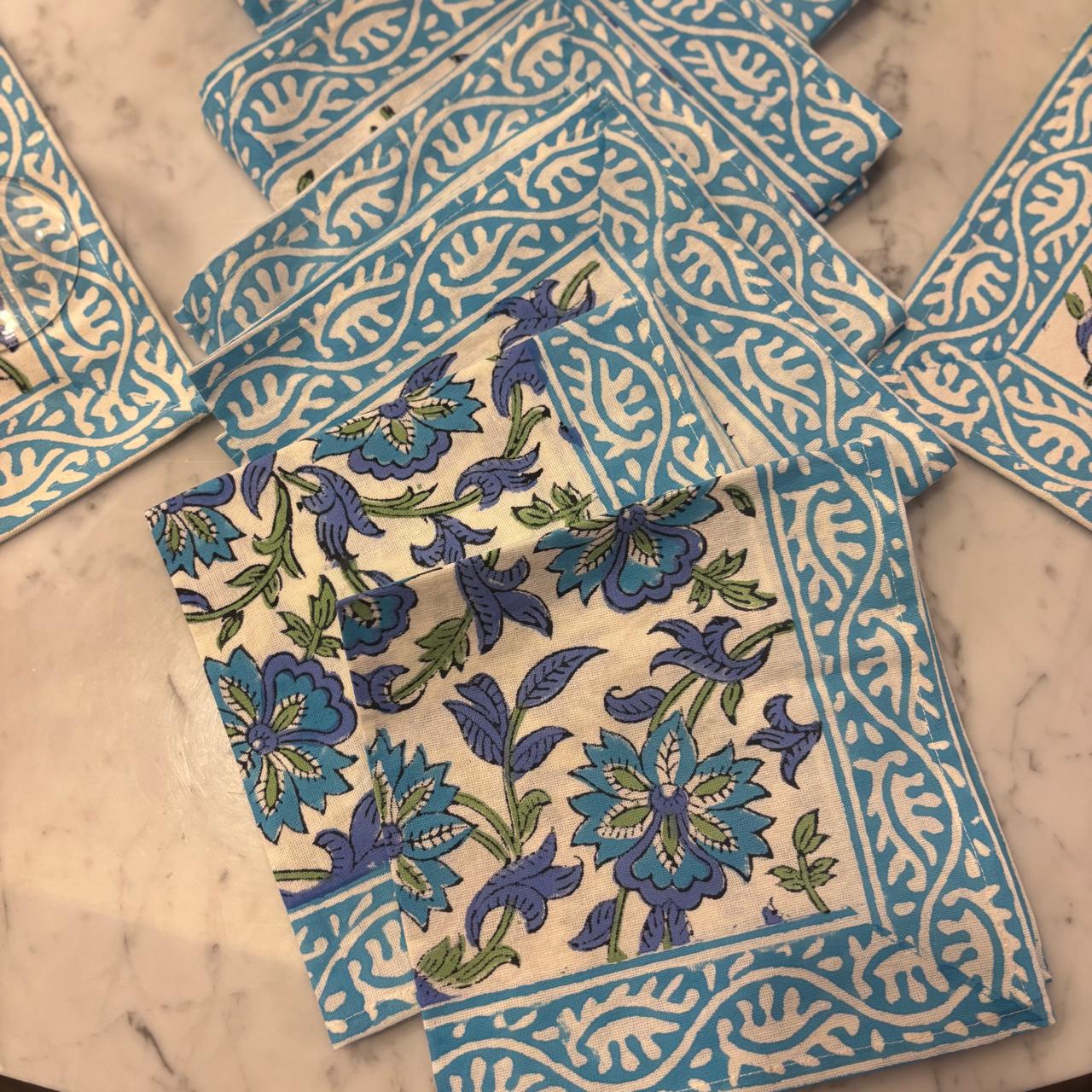 JUEGO DE 6 INDIVIDUALES CON 6 SERVILLETAS