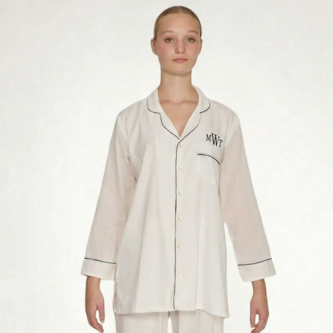 PIJAMA "CLASSIC WHITE" CON PANTALON