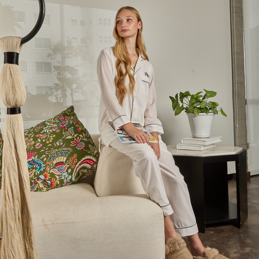 PIJAMA "CLASSIC WHITE" CON PANTALON